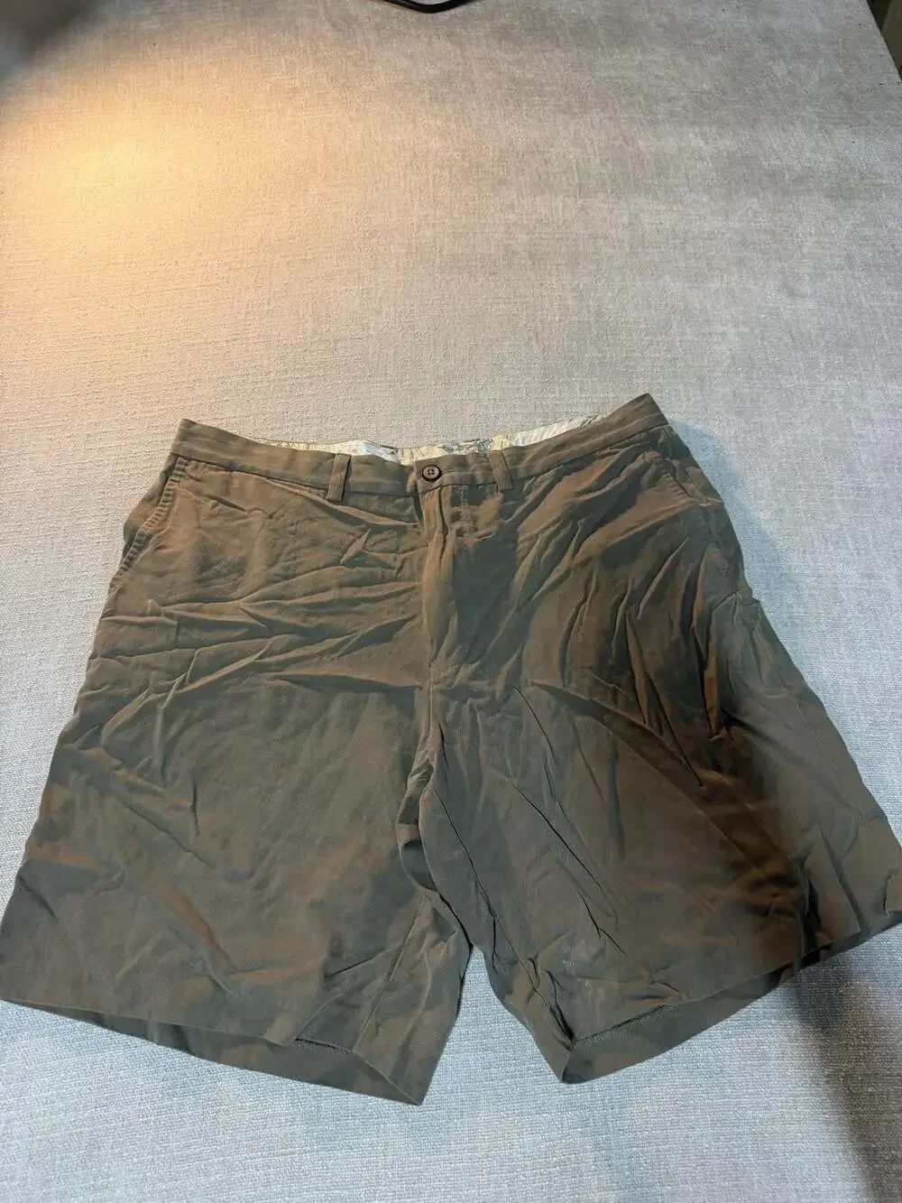 Tommy Bahama Men's Olive Green Silk Blend Chino Shorts Size 36